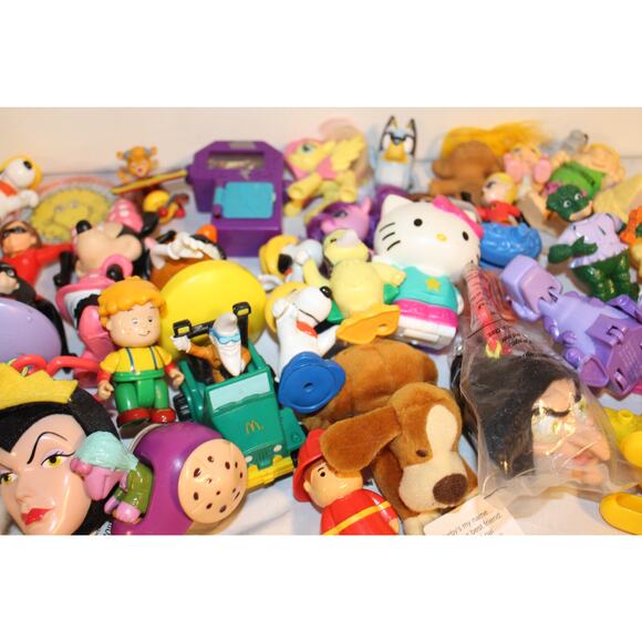 Massive Vintage McDonald Random Toy Lot - Picture 2 of 8